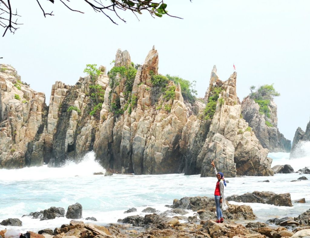 Gigi Hiu Lampung - Pantai Yang Menguji Mental